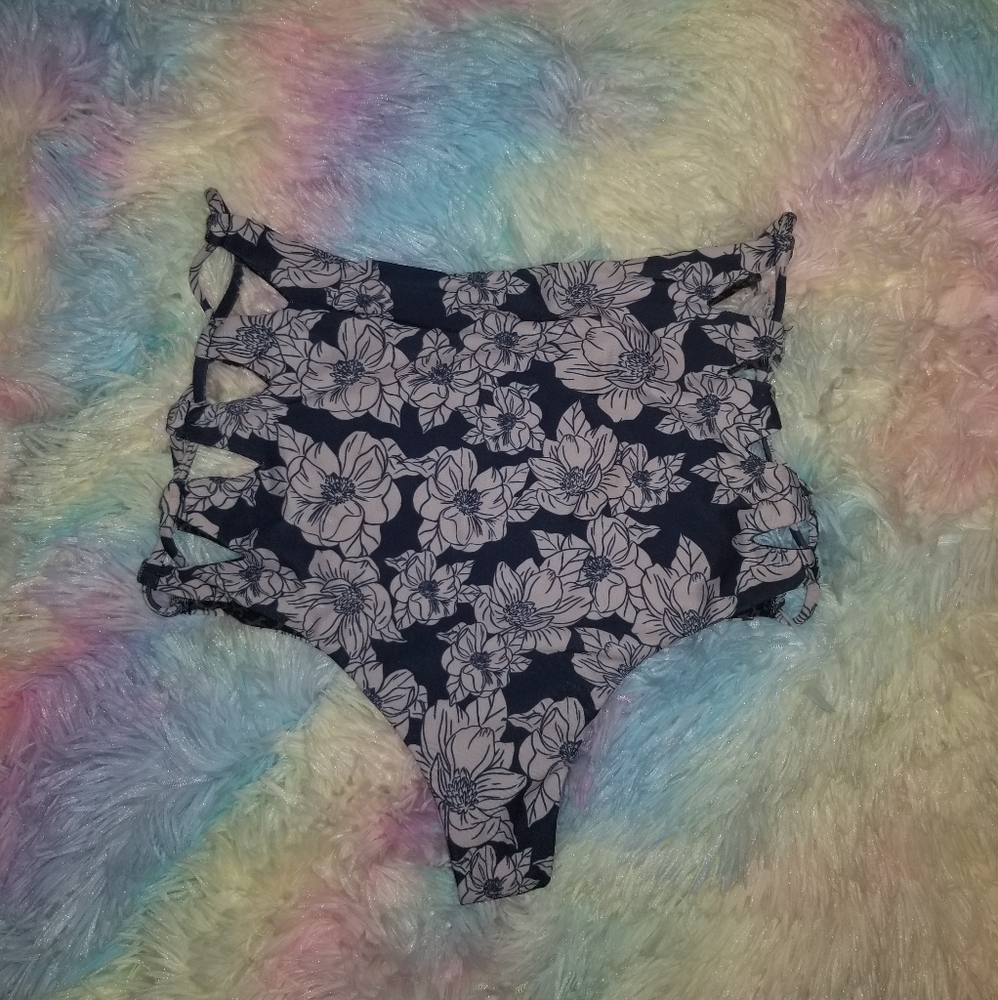 Acacia bottoms